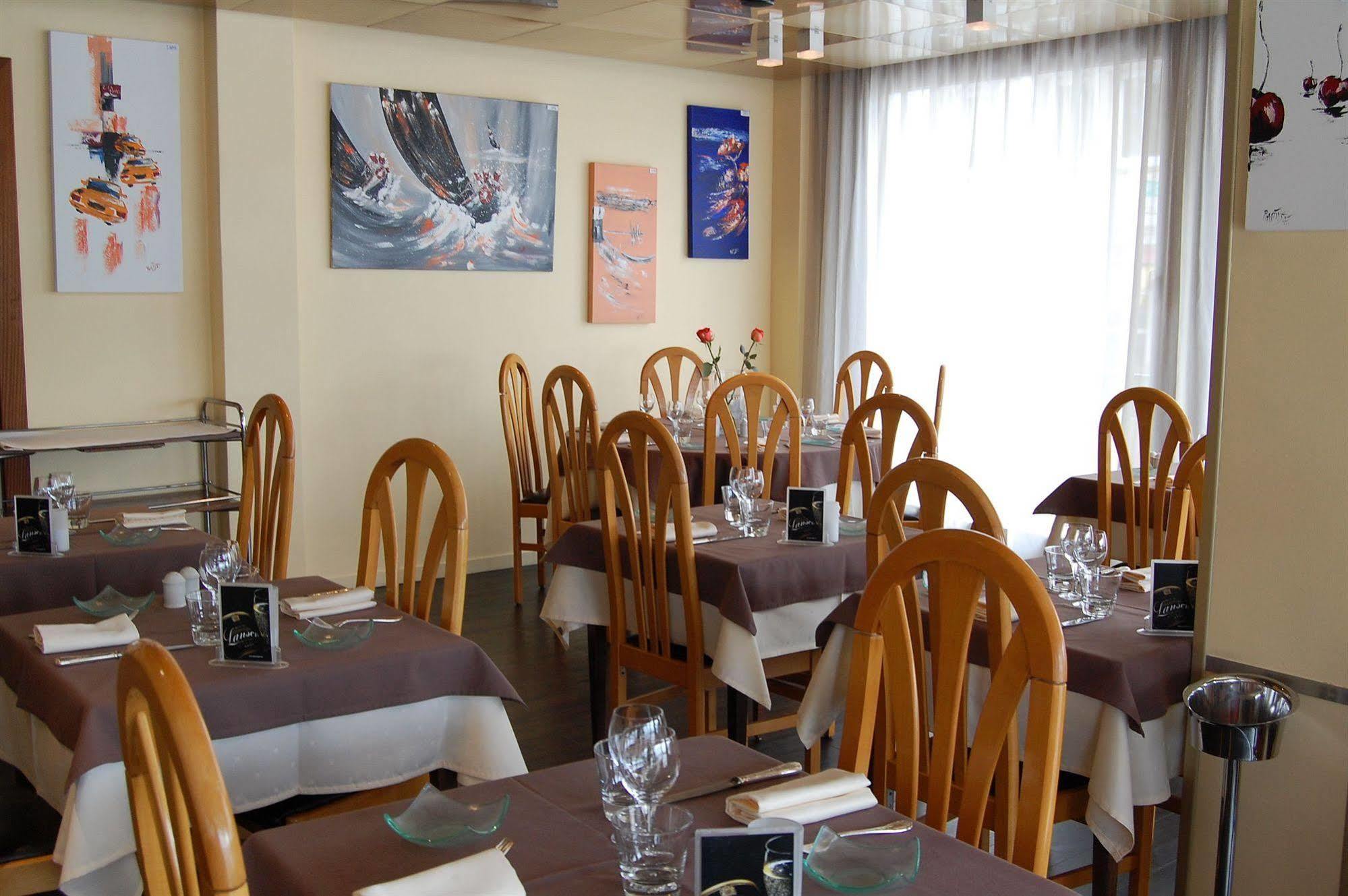Logis Hotel & Restaurant - Le Normandie Кодбек-ан-Ко Экстерьер фото